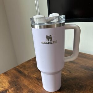 Stanley 40 oz H2.0 FlowState Quencher Wisteria